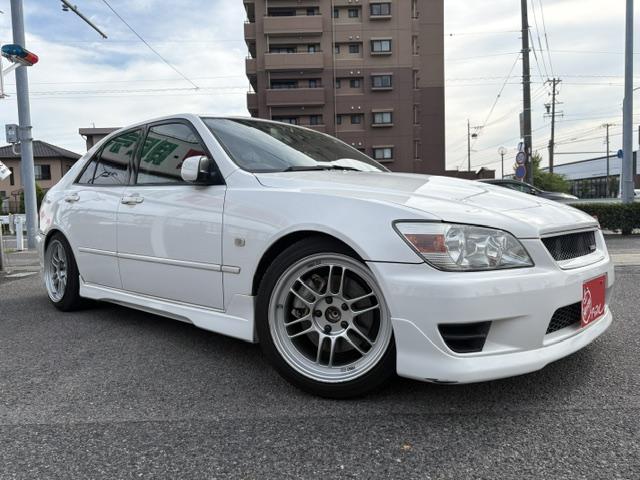 2001 Toyota Altezza RS200 Z Edition (SXE10) — White - Image 1