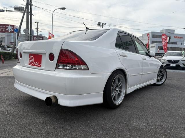 2001 Toyota Altezza RS200 Z Edition (SXE10) — White - Image 8