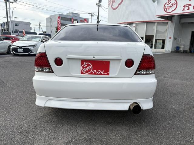 2001 Toyota Altezza RS200 Z Edition (SXE10) — White - Image 9