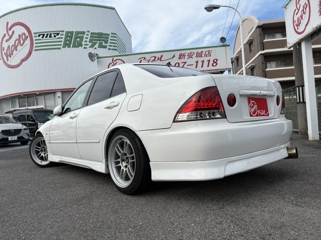 2001 Toyota Altezza RS200 Z Edition (SXE10) — White - Image 10