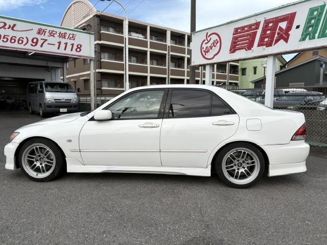 2001 Toyota Altezza RS200 Z Edition (SXE10) — White - Image 6