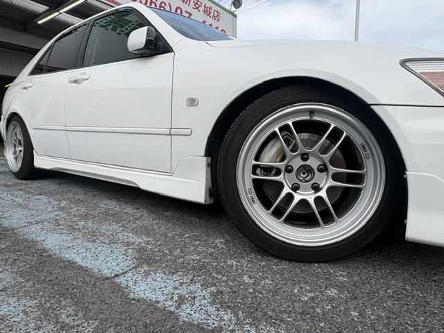 2001 Toyota Altezza RS200 Z Edition (SXE10) — White - Image 11