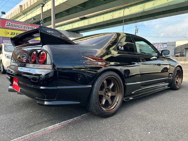 1995 Nissan Skyline GT-R V-Spec (BCNR33) — Black - Image 11