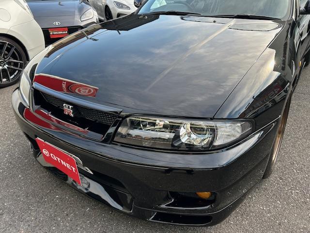 1995 Nissan Skyline GT-R V-Spec (BCNR33) — Black - Image 3