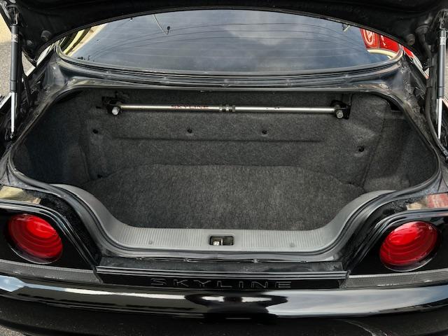 1995 Nissan Skyline GT-R V-Spec (BCNR33) — Black - Image 21