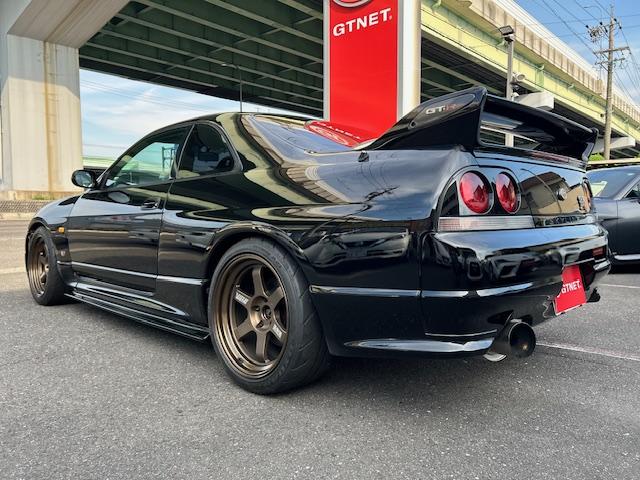 1995 Nissan Skyline GT-R V-Spec (BCNR33) — Black - Image 6