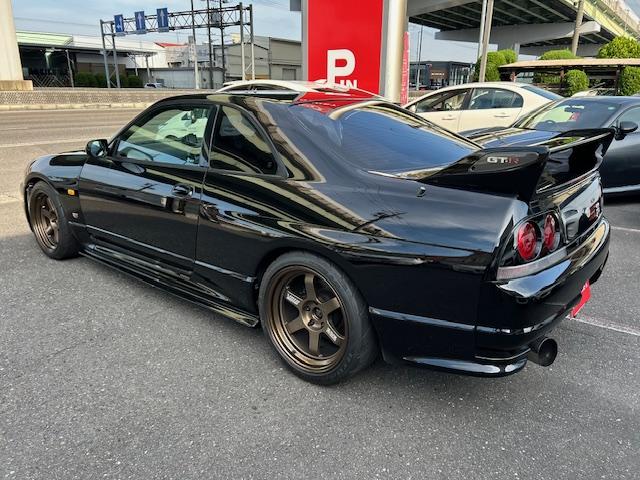 1995 Nissan Skyline GT-R V-Spec (BCNR33) — Black - Image 8