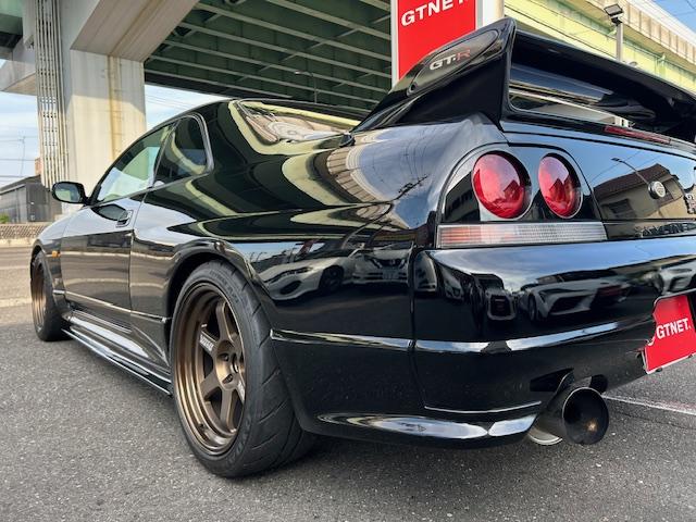 1995 Nissan Skyline GT-R V-Spec (BCNR33) — Black - Image 9