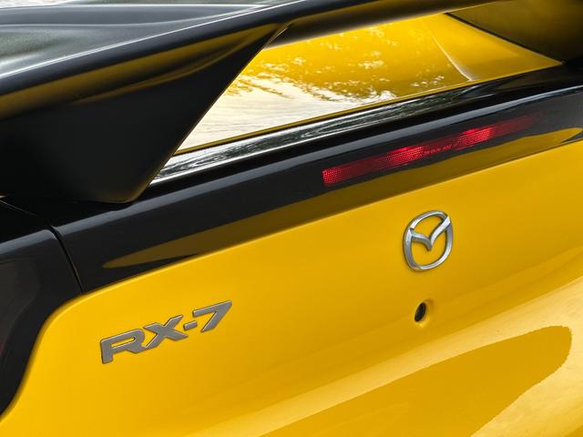 1998 Mazda RX-7 (FD3S) — Yellow - Image 12