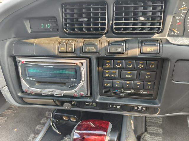 1993 Toyota Land Cruiser 80 VX Limited (FZJ80) — Green Metallic - Image 38