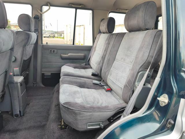 1993 Toyota Land Cruiser Prado (LJ78W) — Green/Silver - Image 14