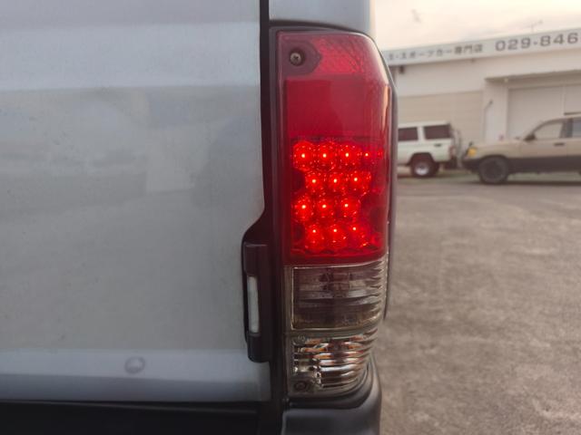 1993 Toyota Land Cruiser Prado (LJ78W) — Green/Silver - Image 23
