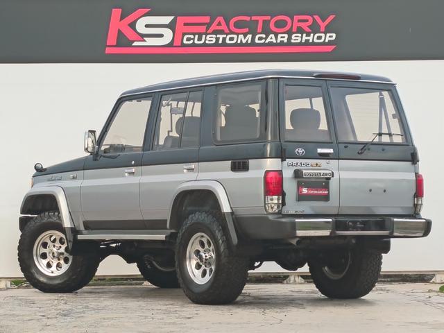 1993 Toyota Land Cruiser Prado (LJ78W) — Green/Silver - Image 3