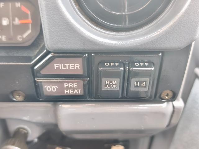 1993 Toyota Land Cruiser Prado (LJ78W) — Green/Silver - Image 32