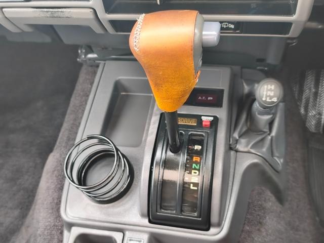 1993 Toyota Land Cruiser Prado (LJ78W) — Green/Silver - Image 36