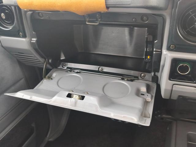 1993 Toyota Land Cruiser Prado (LJ78W) — Green/Silver - Image 38