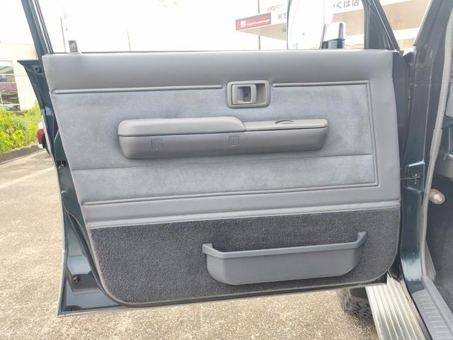 1993 Toyota Land Cruiser Prado (LJ78W) — Green/Silver - Image 47