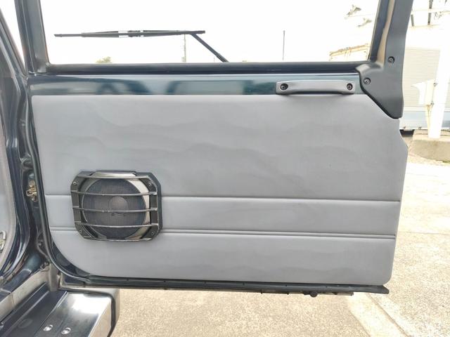 1993 Toyota Land Cruiser Prado (LJ78W) — Green/Silver - Image 50