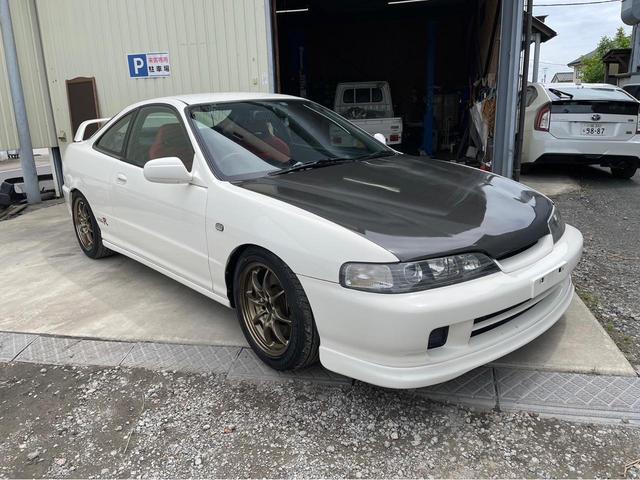 1996 Honda Integra Type R (DC2) — Championship White - Image 4