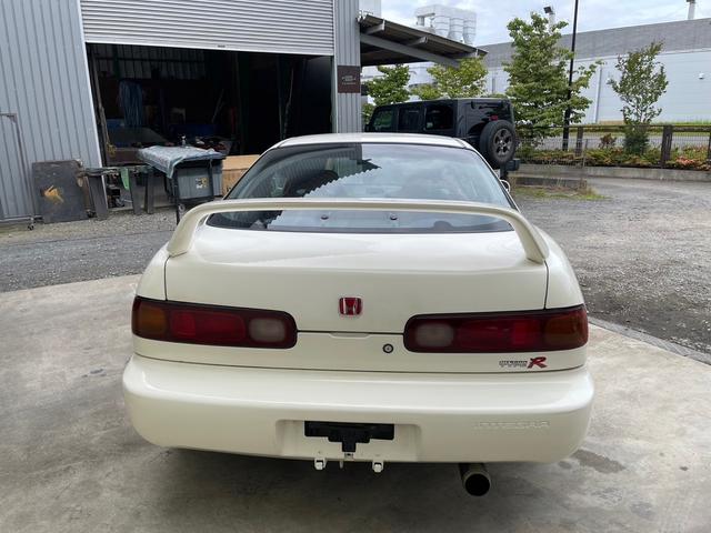 1996 Honda Integra Type R (DC2) — Championship White - Image 5