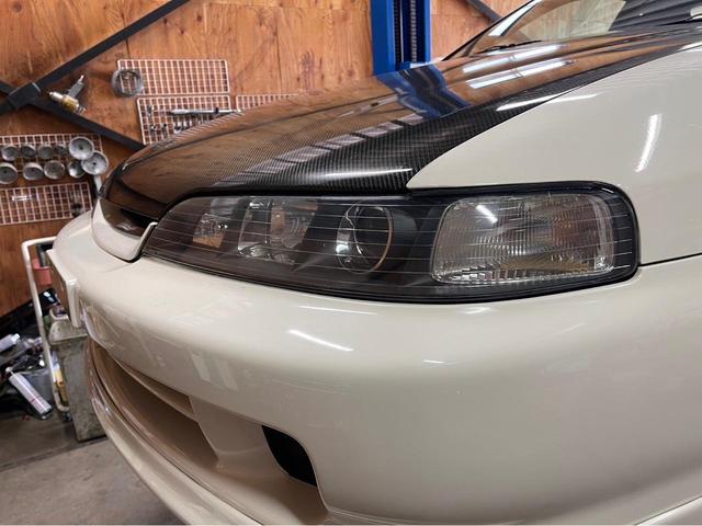 1996 Honda Integra Type R (DC2) — Championship White - Image 9