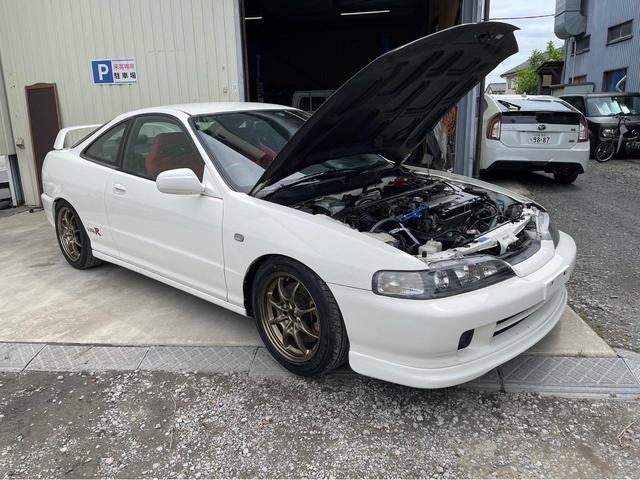 1996 Honda Integra Type R (DC2) — Championship White - Image 12