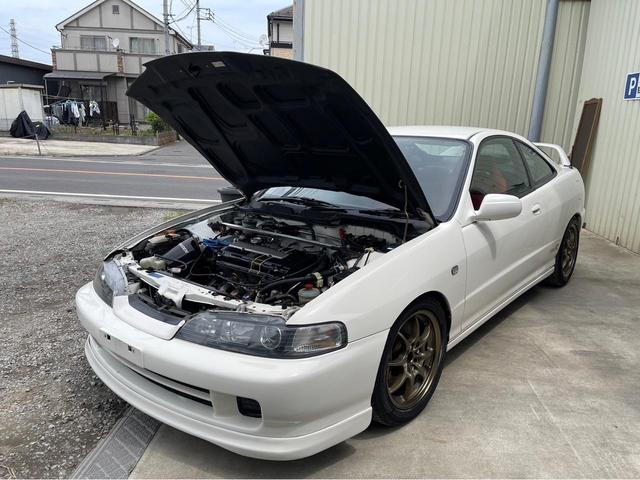 1996 Honda Integra Type R (DC2) — Championship White - Image 13