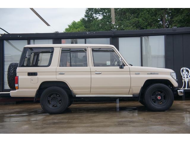 1990 Toyota Land Cruiser Prado SX5 (LJ78) — Cream - Image 4