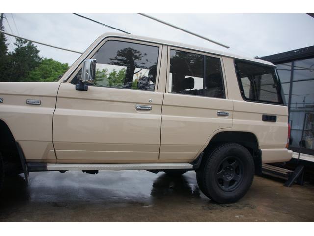 1990 Toyota Land Cruiser Prado SX5 (LJ78) — Cream - Image 10