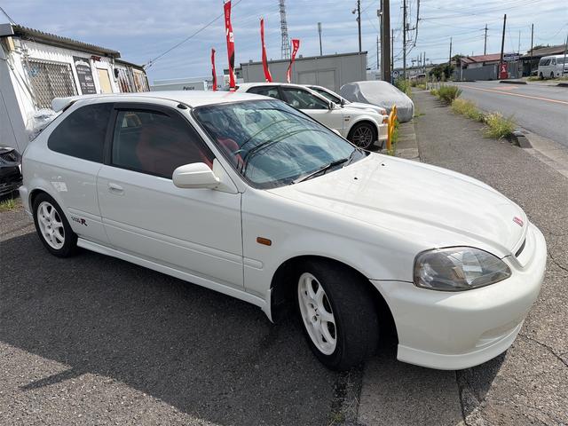 2000 Honda Civic Type R (EK9) — Championship White - Image 1