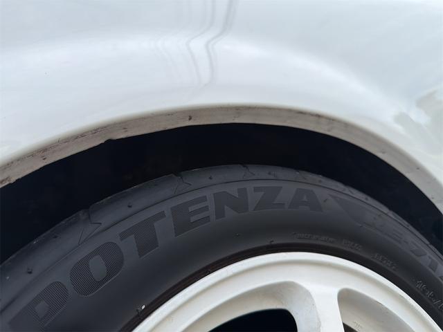 2000 Honda Civic Type R (EK9) — Championship White - Image 4