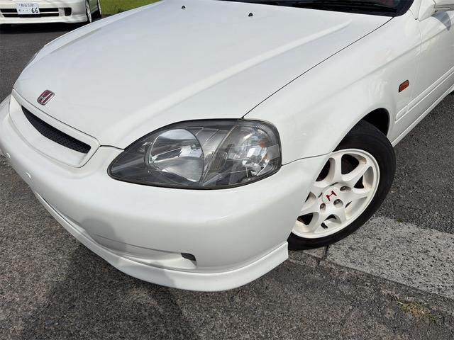 2000 Honda Civic Type R (EK9) — Championship White - Image 5
