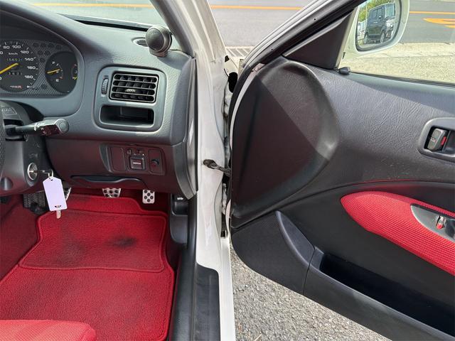 2000 Honda Civic Type R (EK9) — Championship White - Image 13