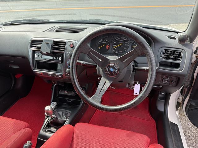 2000 Honda Civic Type R (EK9) — Championship White - Image 15