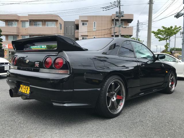 1995 Nissan Skyline GT-R V-Spec (BCNR33) — Black - Image 1