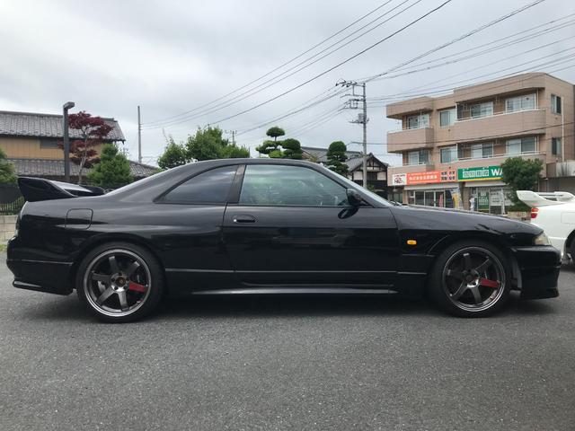 1995 Nissan Skyline GT-R V-Spec (BCNR33) — Black - Image 7