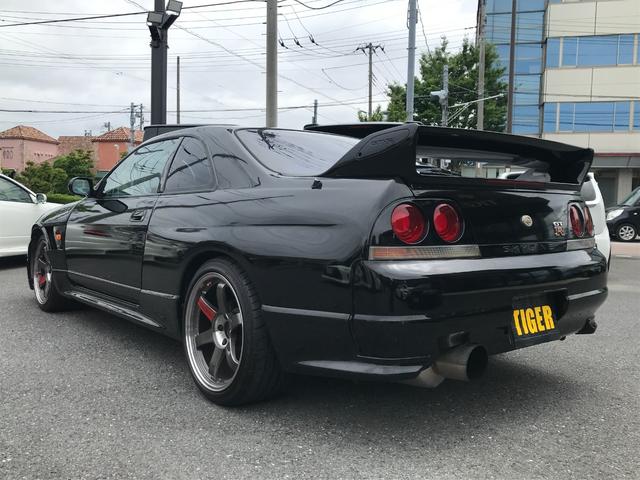 1995 Nissan Skyline GT-R V-Spec (BCNR33) — Black - Image 4