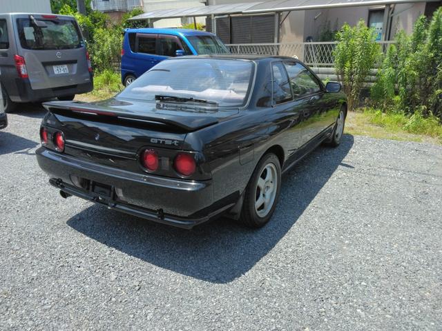1989 Nissan Skyline (HCR32) — Black - Image 3