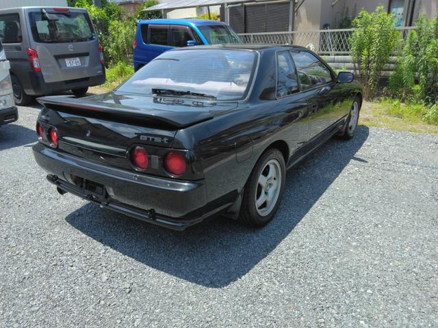 1989 Nissan Skyline (HCR32) — Black - Image 7