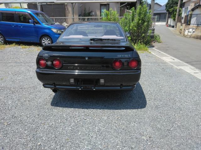 1989 Nissan Skyline (HCR32) — Black - Image 8