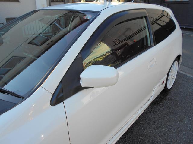 2002 Honda Civic Type R (EP3) — White - Image 9