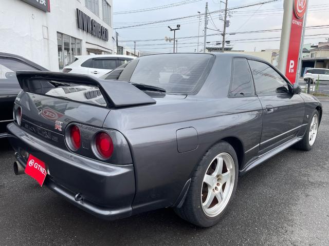 1993 Nissan Skyline GT-R (BNR32) — Gray Metallic