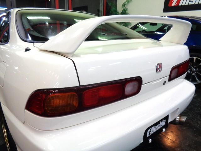 1996 Honda Integra Type R (DC2) — White - Image 18