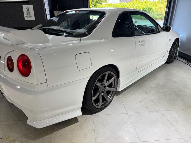 2000 Nissan Skyline 25GT Turbo (ER34) — White - Image 8