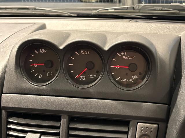 1998 Nissan Skyline (ER34) — Silver - Image 44