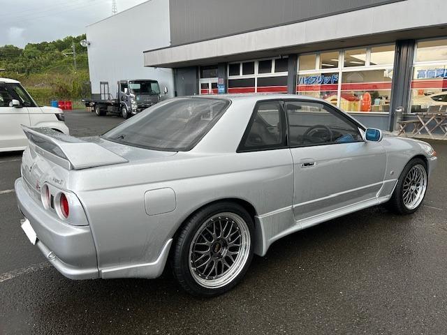1994 Nissan Skyline GT-R (BNR32) — Silver Metallic - Image 5