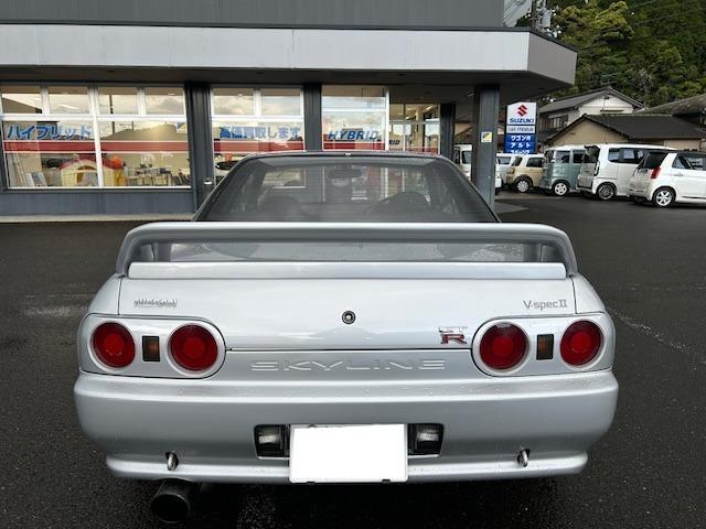 1994 Nissan Skyline GT-R (BNR32) — Silver Metallic - Image 6