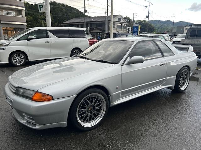 1994 Nissan Skyline GT-R (BNR32) — Silver Metallic - Image 9