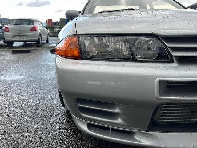 1994 Nissan Skyline GT-R (BNR32) — Silver Metallic - Image 13