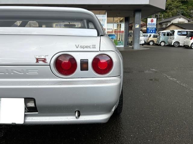 1994 Nissan Skyline GT-R (BNR32) — Silver Metallic - Image 17